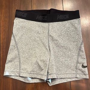 Women’s nike pros